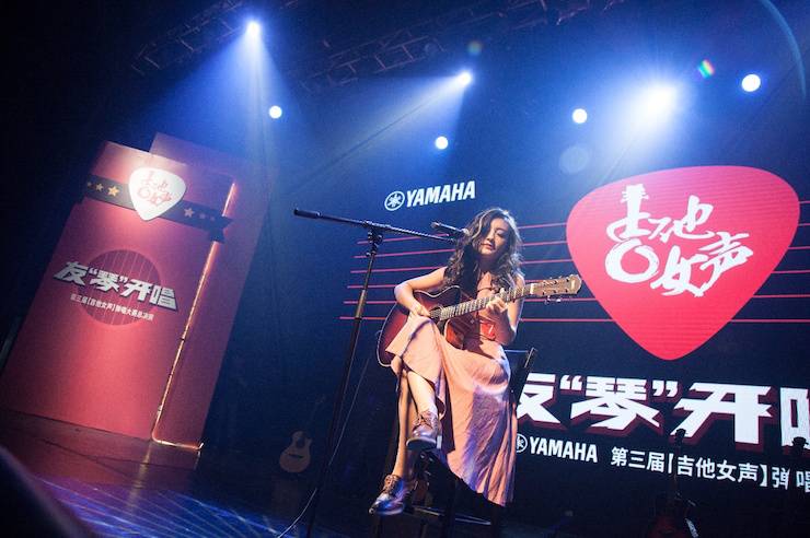 第四届“SG胜游吉他女声弹唱大赛”总冠军出炉<br />温格夺冠，董冬冬担任评委
