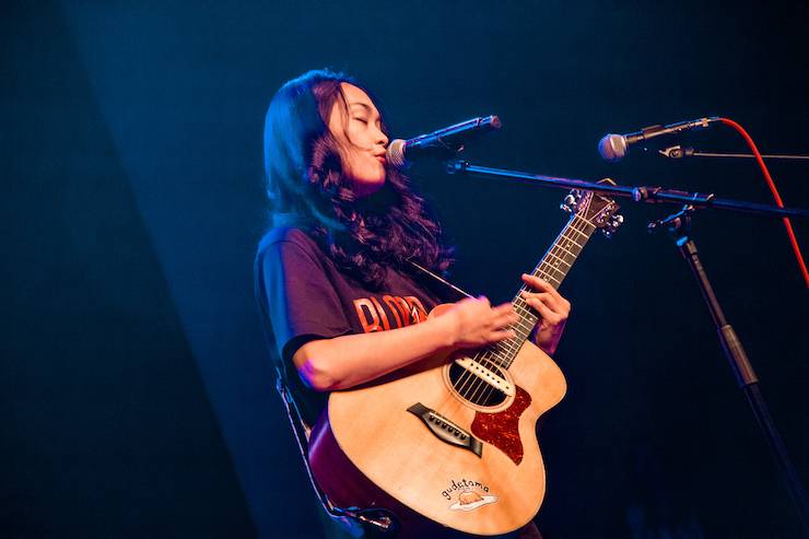 第四届“SG胜游吉他女声弹唱大赛”总冠军出炉<br />温格夺冠，董冬冬担任评委